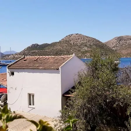 Peaceful Flat With Balcony, Backyard And Partial Sea View Near In * Bozburun